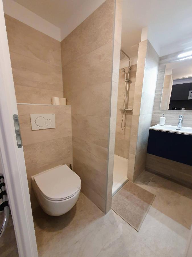 Appartement Premium Dans Une Belle Demeure - Hyper Centre-Ville De رانس المظهر الخارجي الصورة