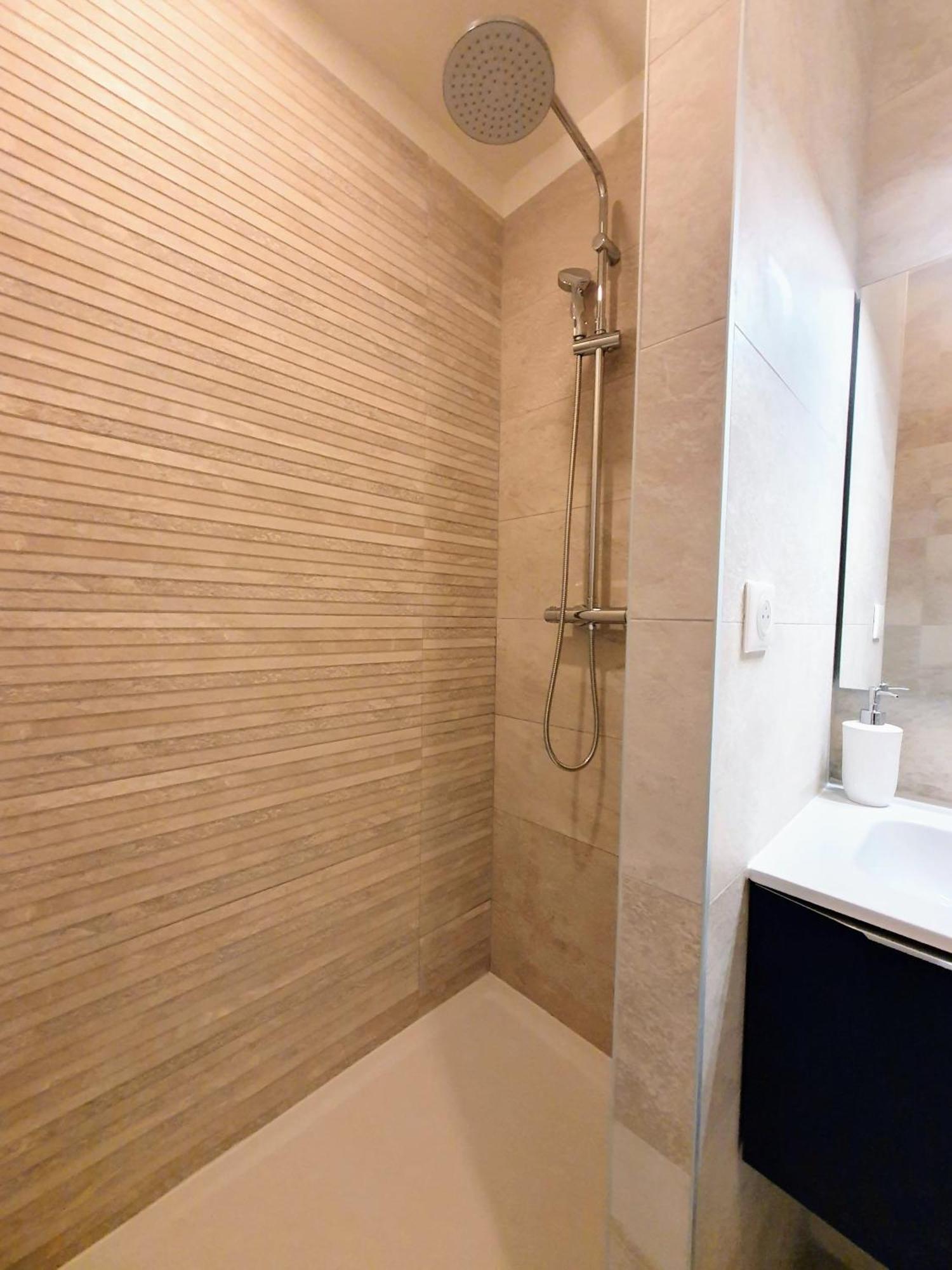 Appartement Premium Dans Une Belle Demeure - Hyper Centre-Ville De رانس المظهر الخارجي الصورة