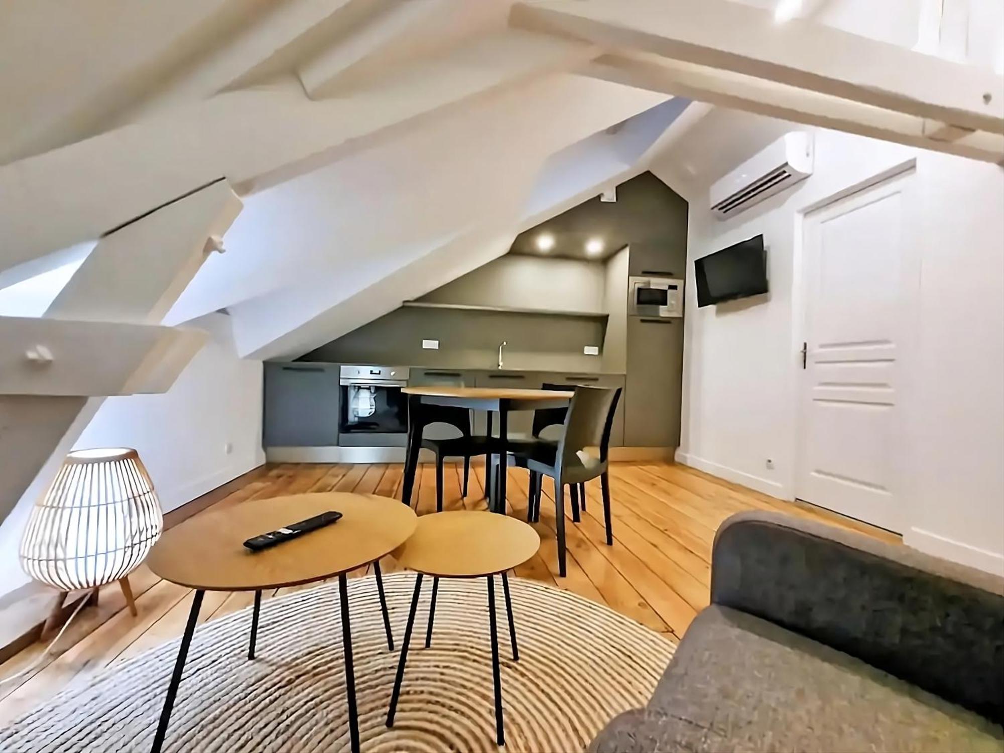 Appartement Premium Dans Une Belle Demeure - Hyper Centre-Ville De رانس المظهر الخارجي الصورة
