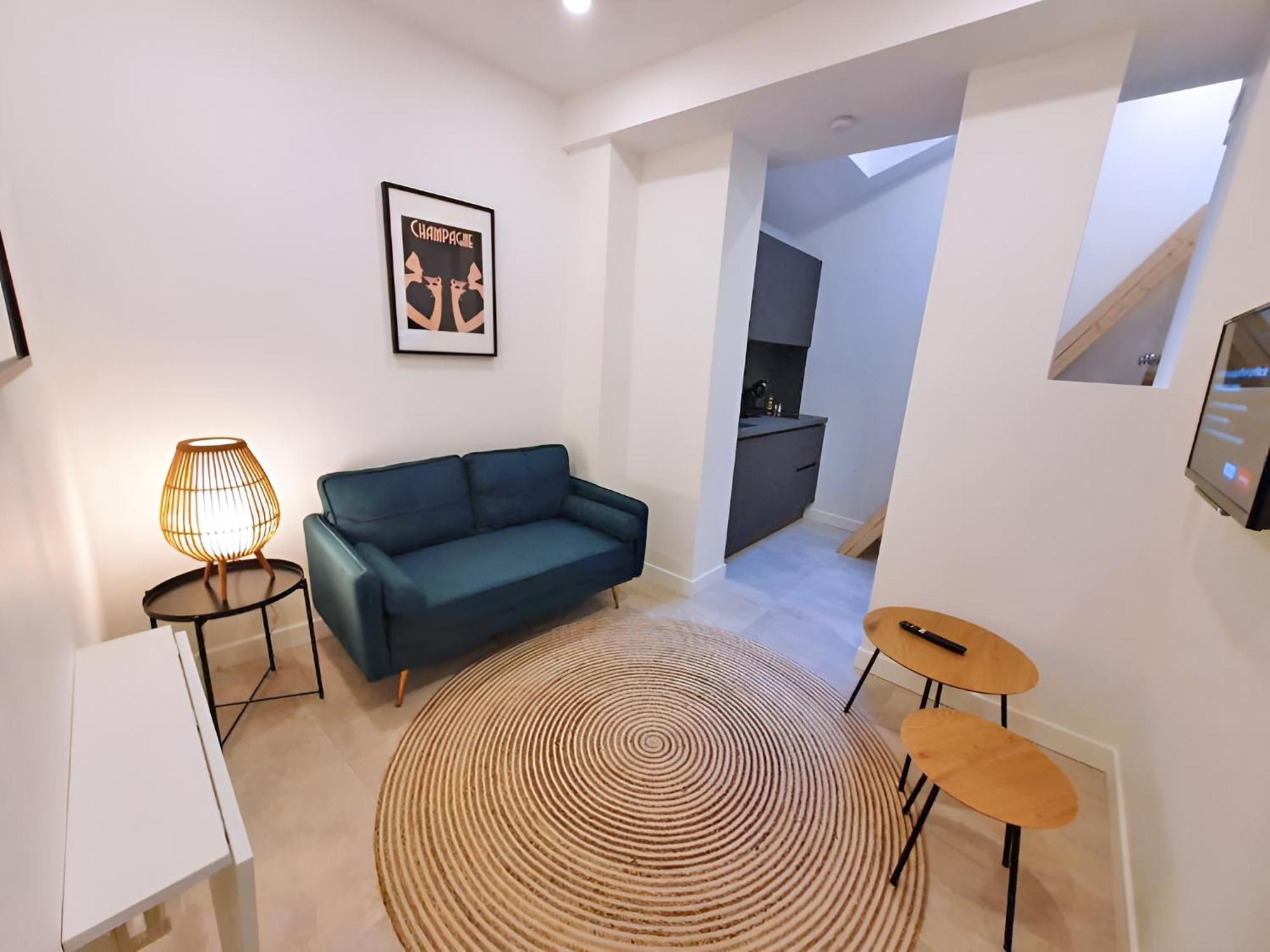 Appartement Premium Dans Une Belle Demeure - Hyper Centre-Ville De رانس المظهر الخارجي الصورة